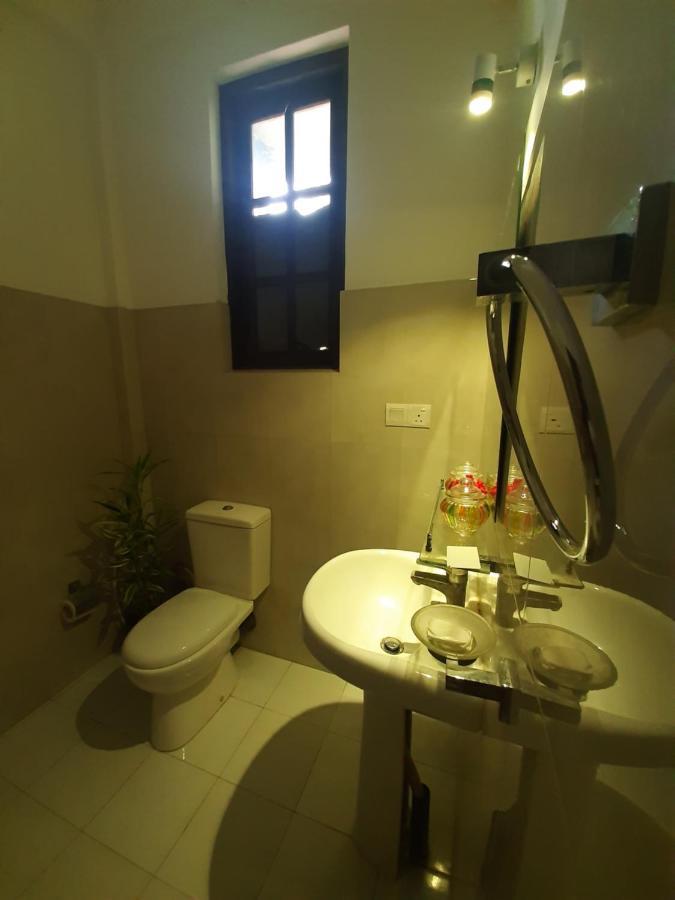 Hotel Chanara Сигирия Экстерьер фото